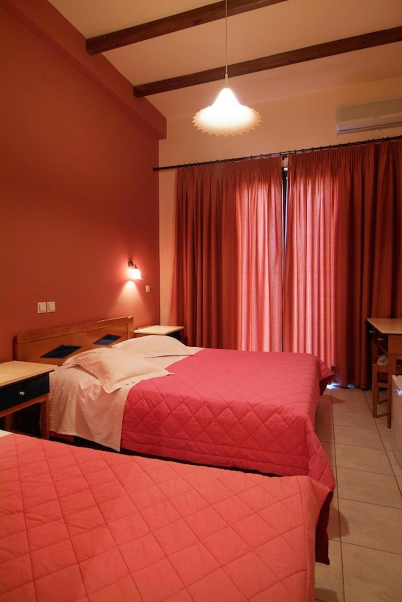 Hotel Varonos Delphes Extérieur photo