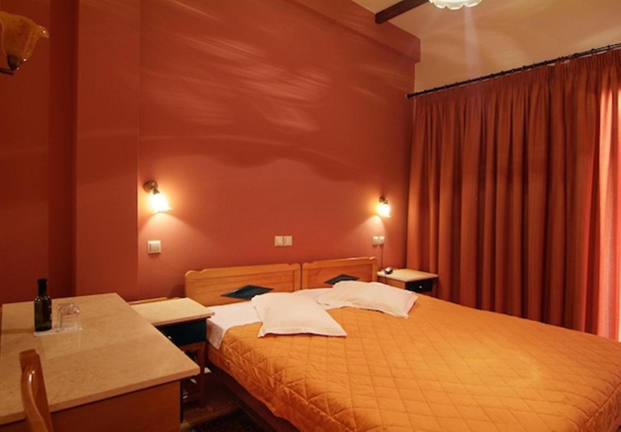 Hotel Varonos Delphes Extérieur photo
