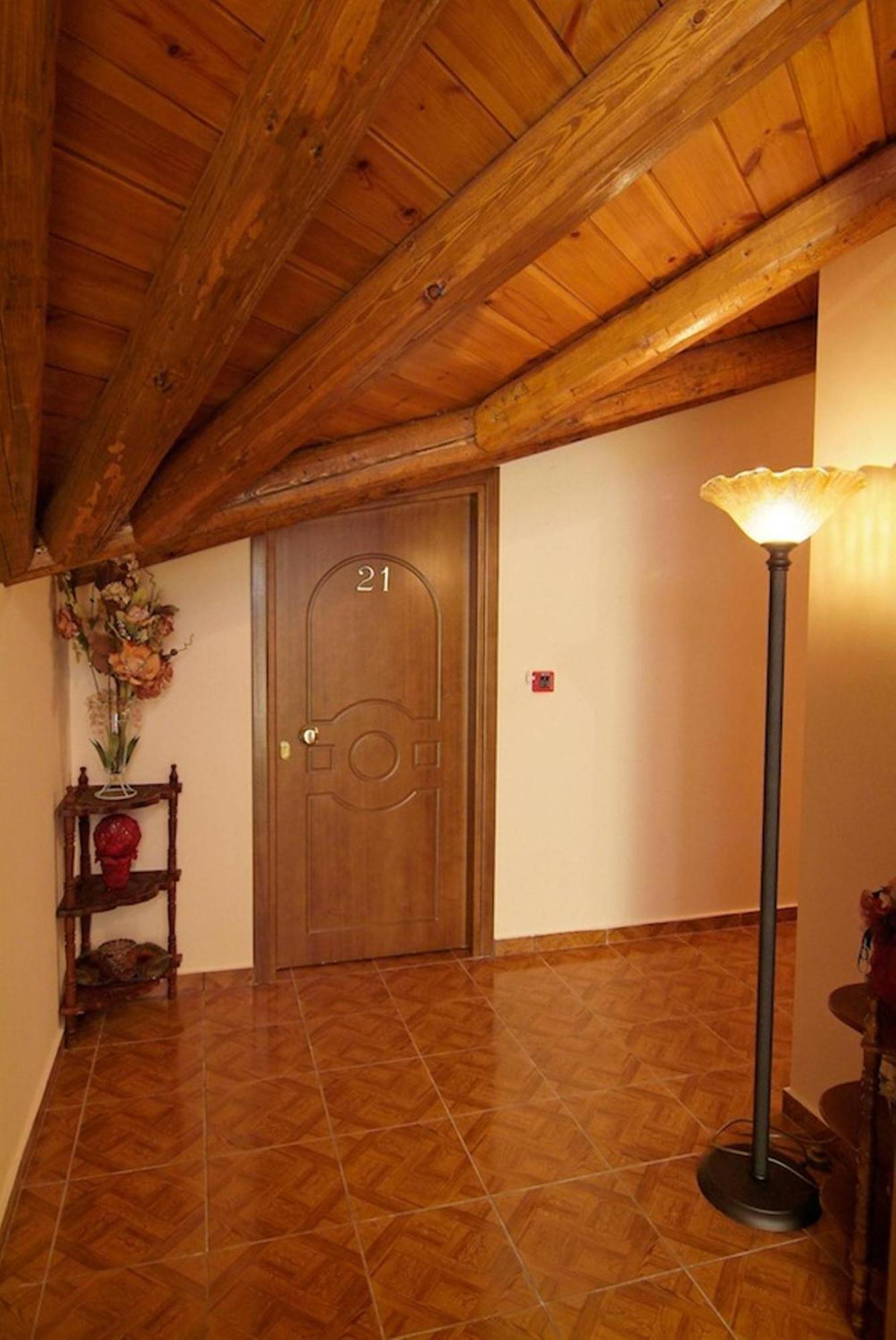 Hotel Varonos Delphes Extérieur photo