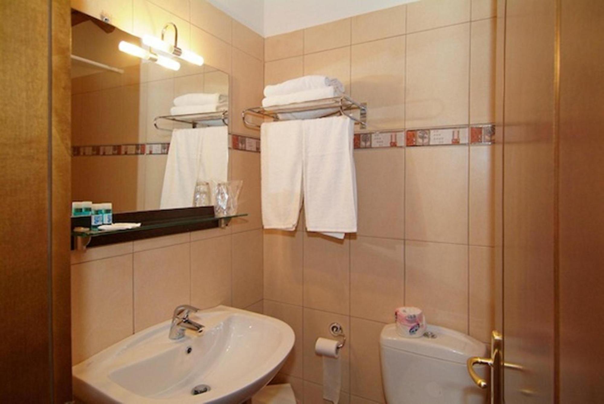 Hotel Varonos Delphes Extérieur photo