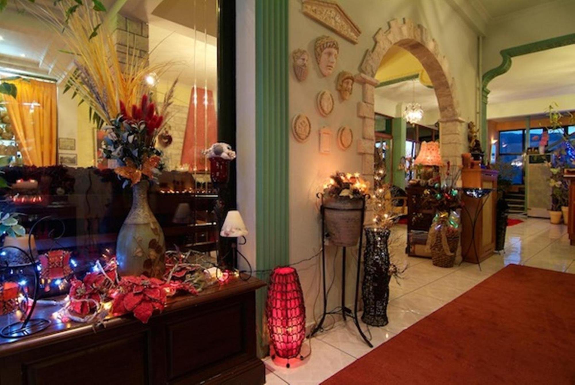 Hotel Varonos Delphes Extérieur photo