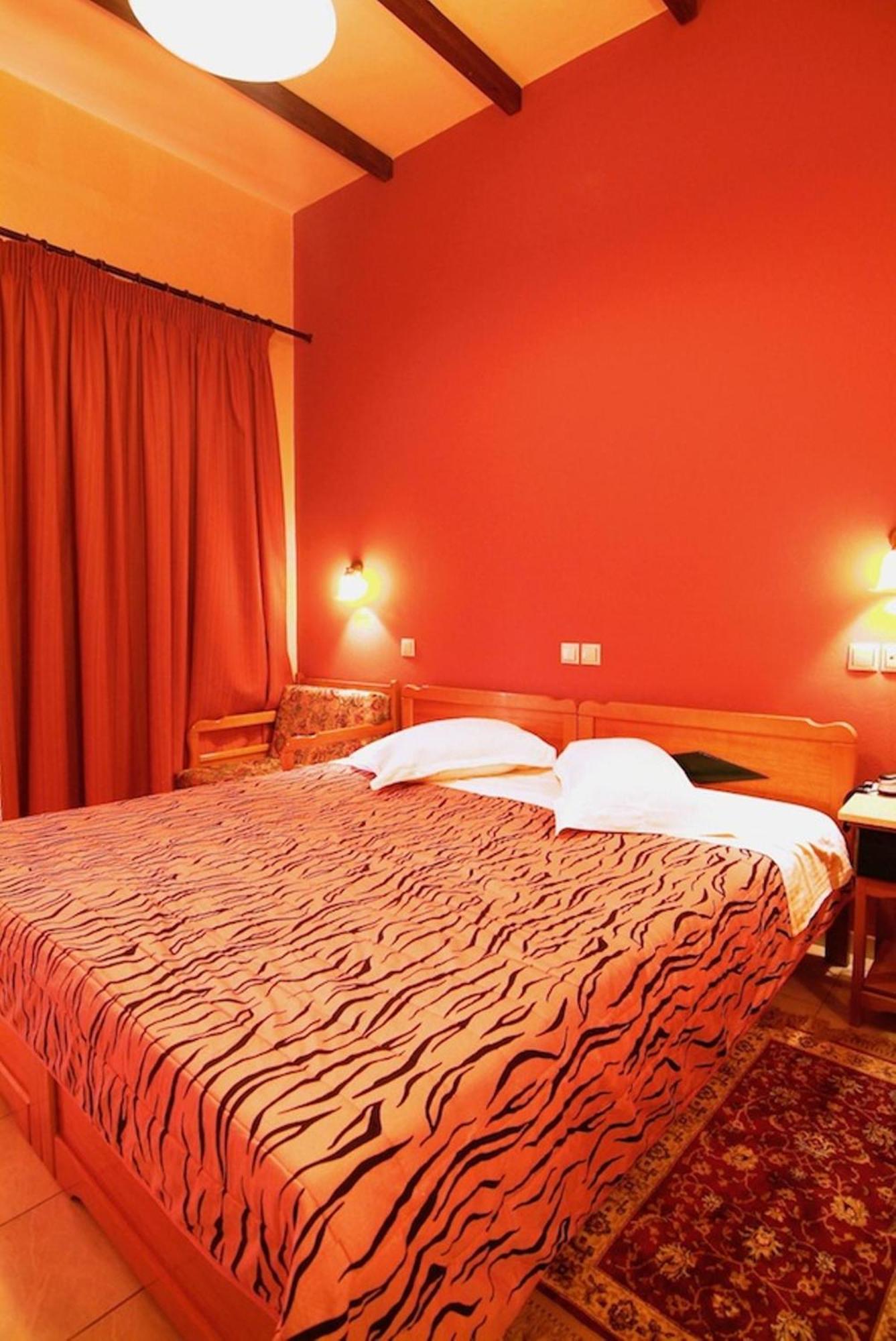 Hotel Varonos Delphes Extérieur photo