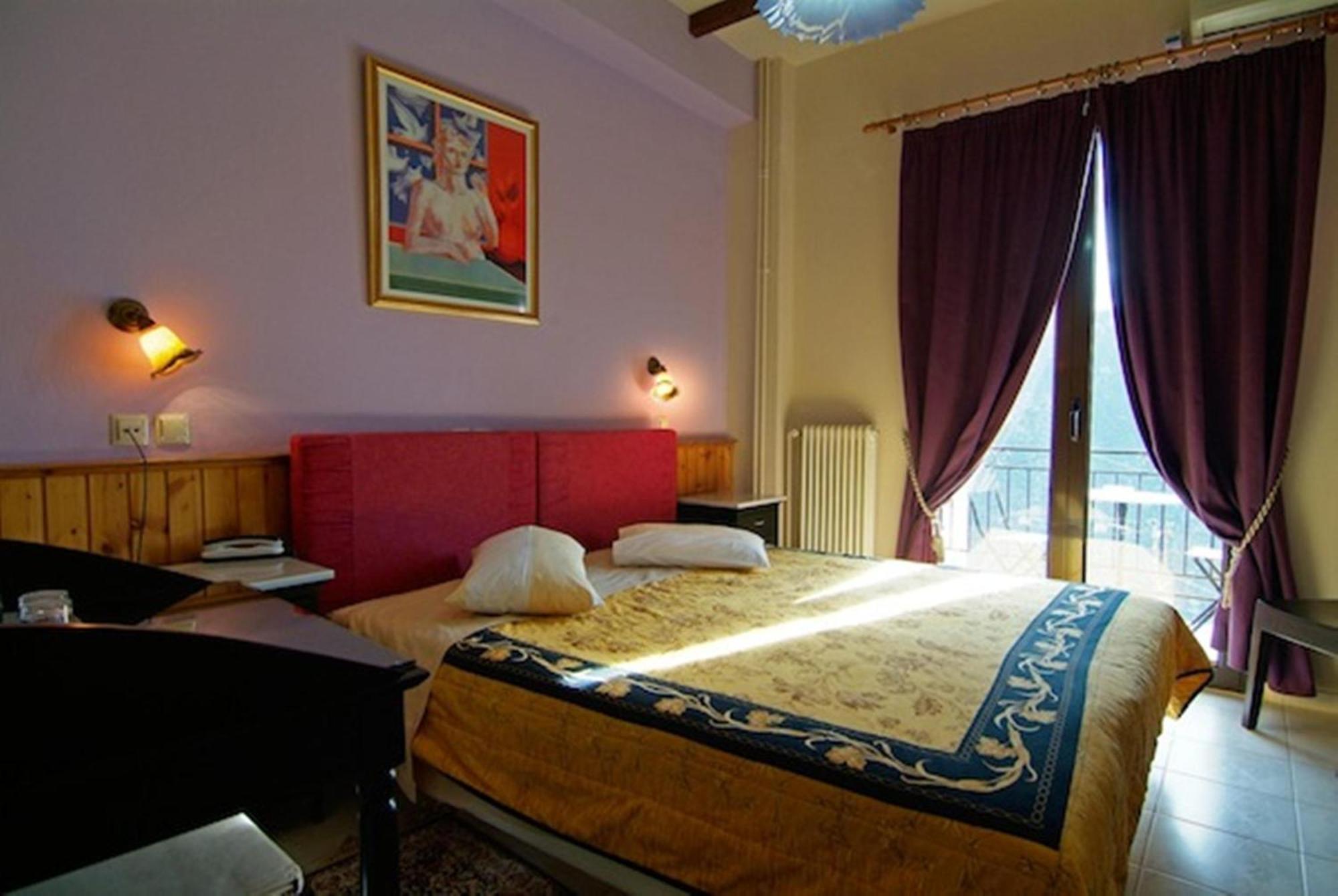Hotel Varonos Delphes Extérieur photo